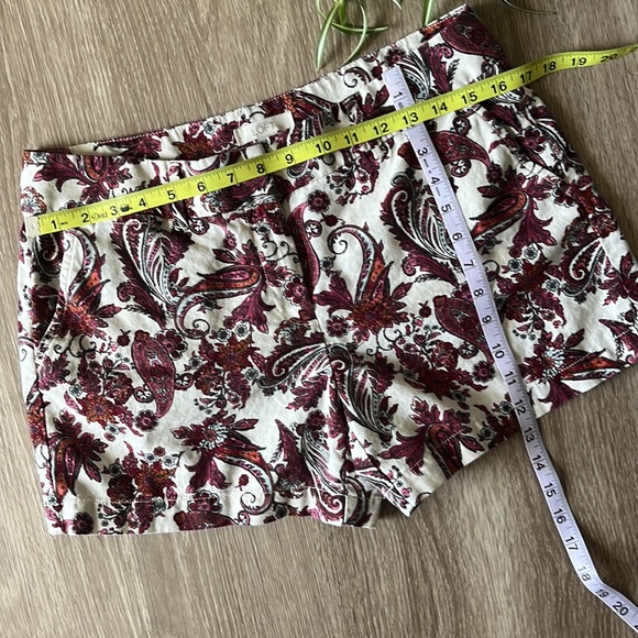 Ann Taylor Loft Linen Blend Shorts, size 6 Paisley shorts - Picture 5 of 12